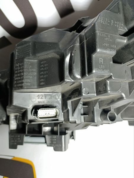 Фара правая LED (лицензия) FORD ESCAPE 2020-21 (LJ6Z-13008-G) к0000001350 фото