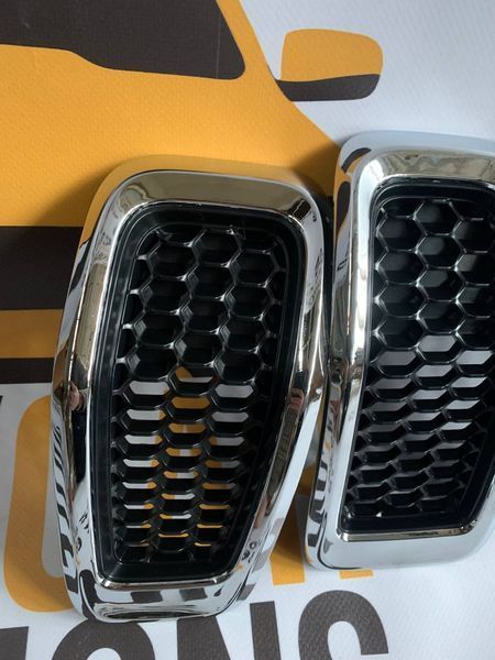 Решетка радиатора (хром) JEEP CHEROKEE 2014-18 (68138335AB) 100005350 фото