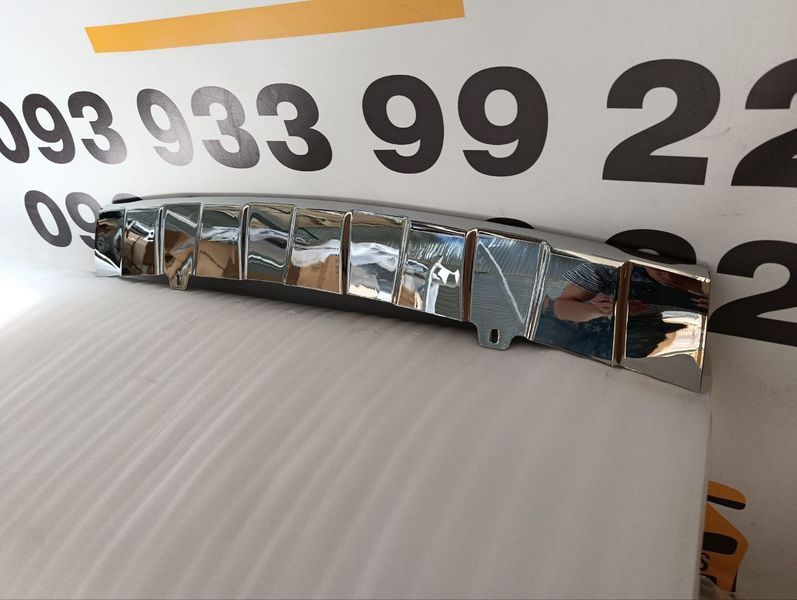 Накладка переднього бампера (CHROME) JEEP CHEROKEE 2014-18 к0000001610 фото